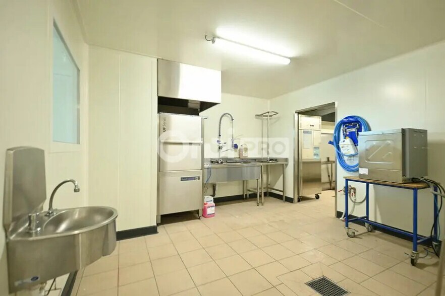 Local d’activités dans Grenay à louer - Photo intérieure – Image 3 sur 13