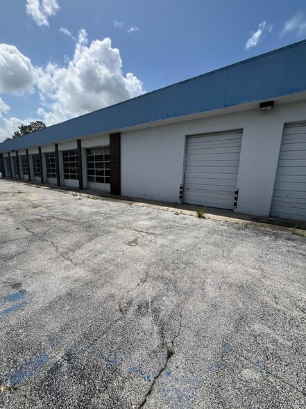 4052 University Blvd S, Jacksonville, FL à louer - Photo de l’immeuble – Image 3 sur 13