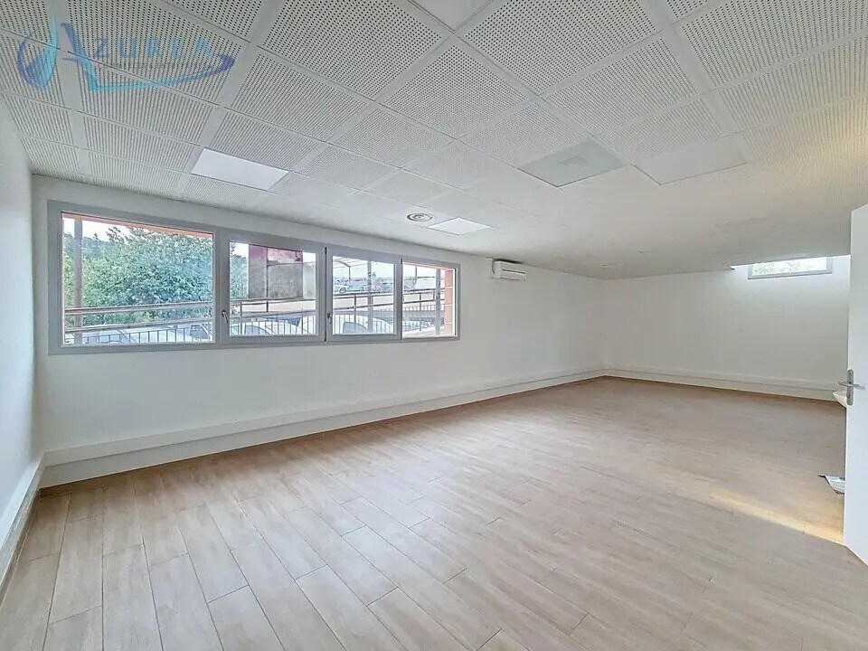 Bureau dans Contes à louer Photo intérieure– Image 1 sur 7