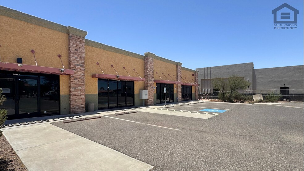201 E Cottonwood Ln, Casa Grande, AZ à louer - Photo de l’immeuble – Image 3 sur 61
