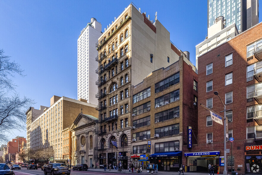 119 W 23rd St, New York, NY à louer - Photo de l’immeuble – Image 1 sur 4
