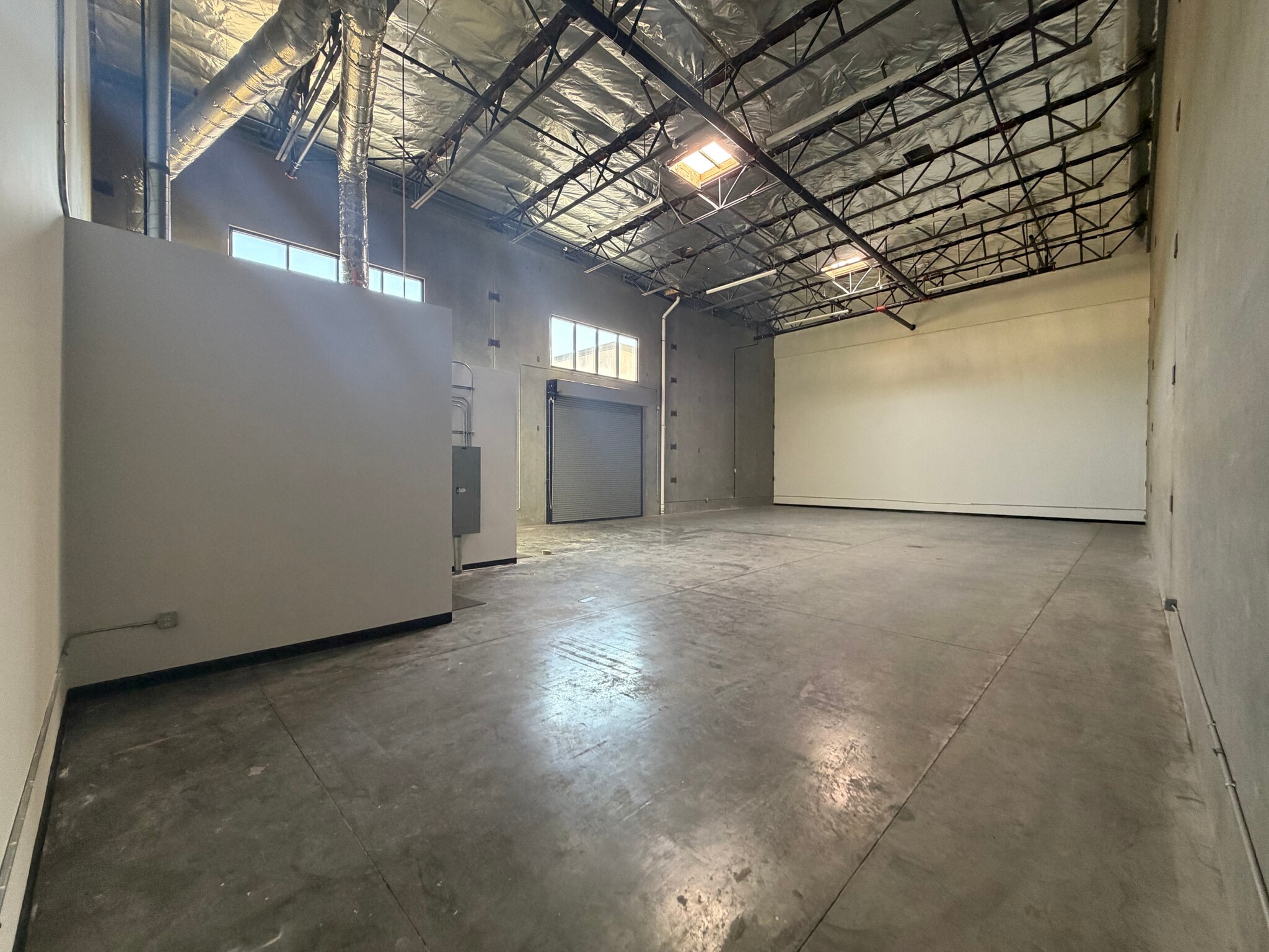 1623 W San Bernardino Rd, West Covina, CA à louer Photo intérieure– Image 1 sur 5