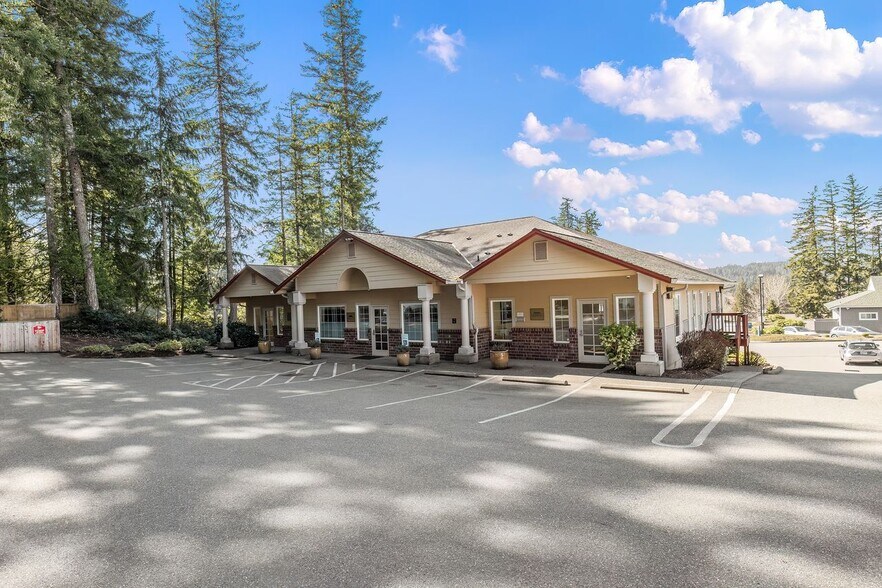 10 NE Creelman Ln, Belfair, WA à louer - Photo de l’immeuble – Image 2 sur 9