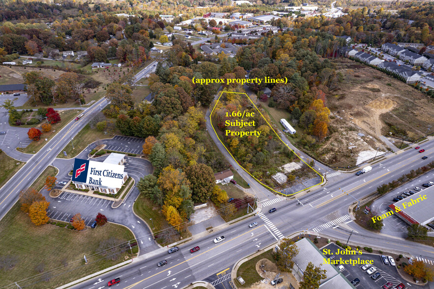 3008 Hendersonville Rd, Fletcher, NC à vendre - Photo de l’immeuble – Image 3 sur 5