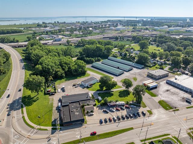 1006 Velp Ave, Green Bay, WI à vendre Photo de l’immeuble– Image 1 sur 23