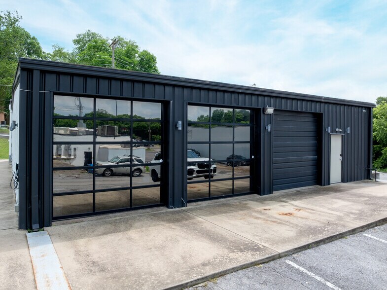 830 W McKennie Ave, Nashville, TN à louer - Photo de l’immeuble – Image 1 sur 10