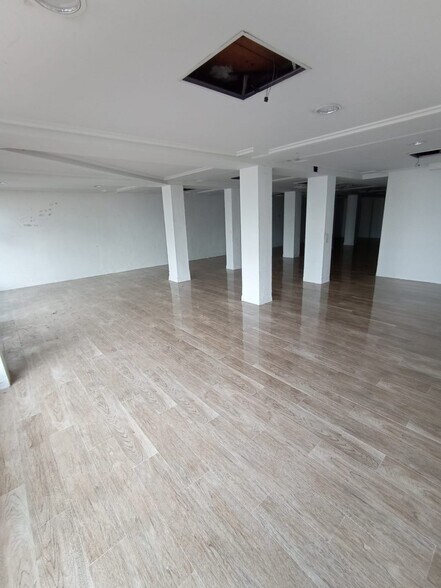 Local commercial dans Cáceres à vendre - Photo de l’immeuble – Image 2 sur 18