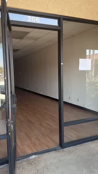 1105-1111 Broadway, Chula Vista, CA à louer - Vidéo sur l’annonce professionnelle – Image 2 sur 11