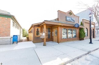 Plus de détails pour 408 Main St, Frankfort, MI - Bureau à vendre