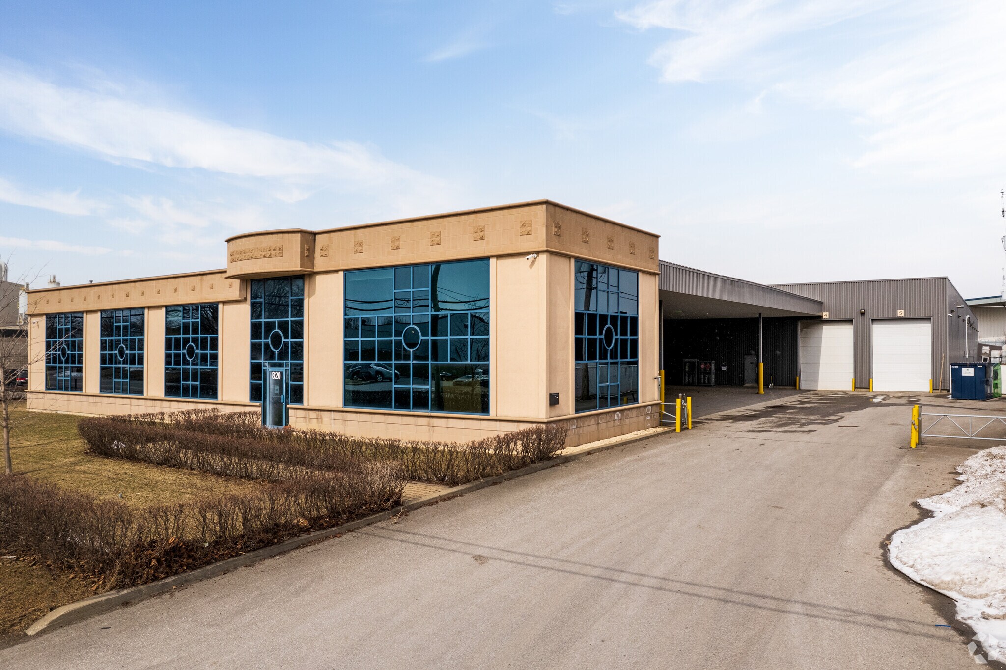 820 Boul Ford, Châteauguay, QC à louer Photo principale– Image 1 sur 15