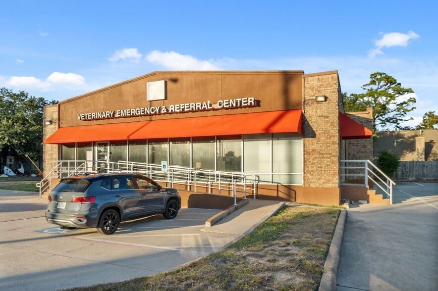 10205 Birchridge Dr, Humble, TX à vendre - Photo de l’immeuble – Image 2 sur 5