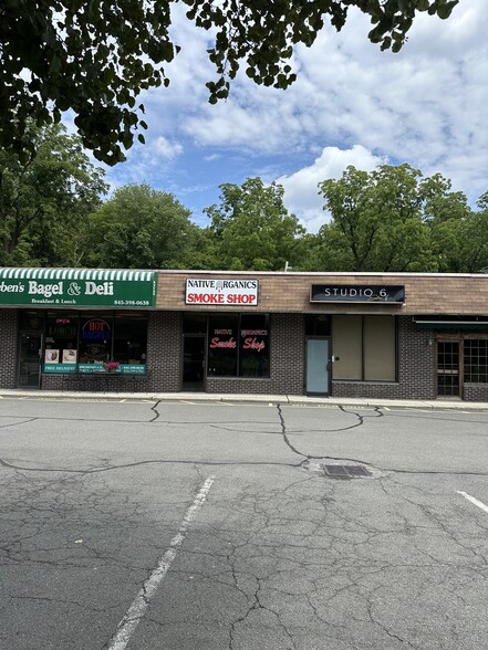 589 Route 303, Blauvelt, NY à louer - Photo de l’immeuble – Image 2 sur 5