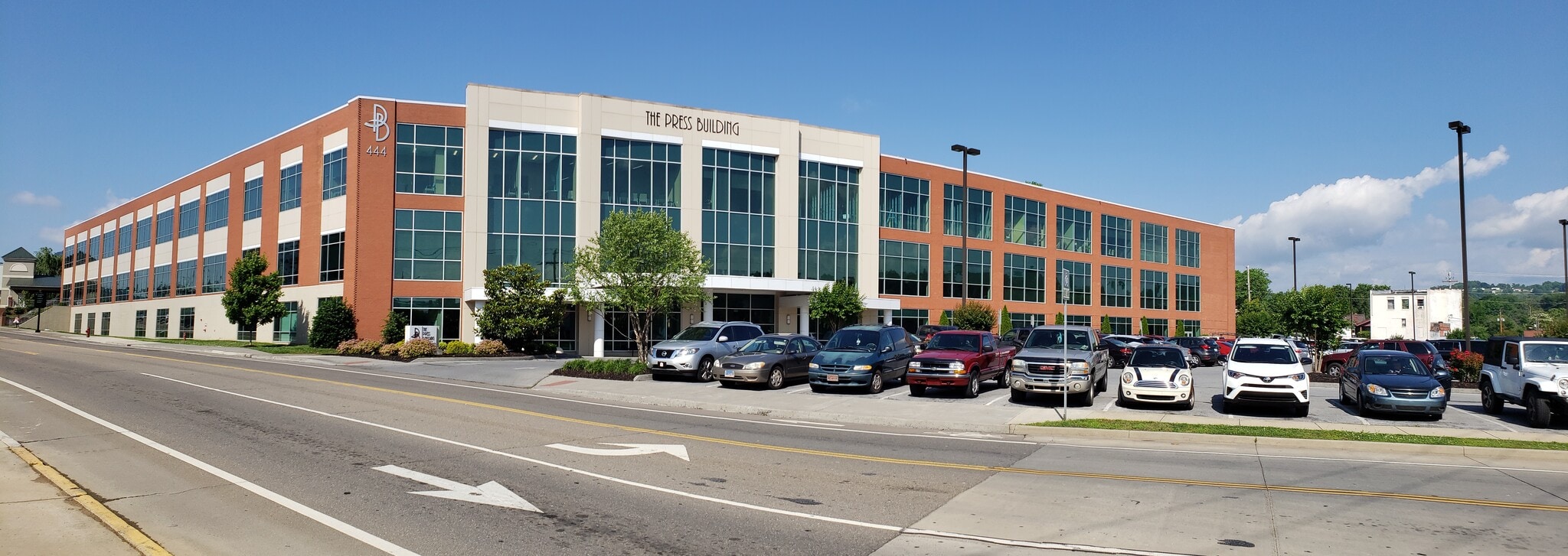 400-444 Clinchfield St, Kingsport, TN à louer Photo de l’immeuble– Image 1 sur 17