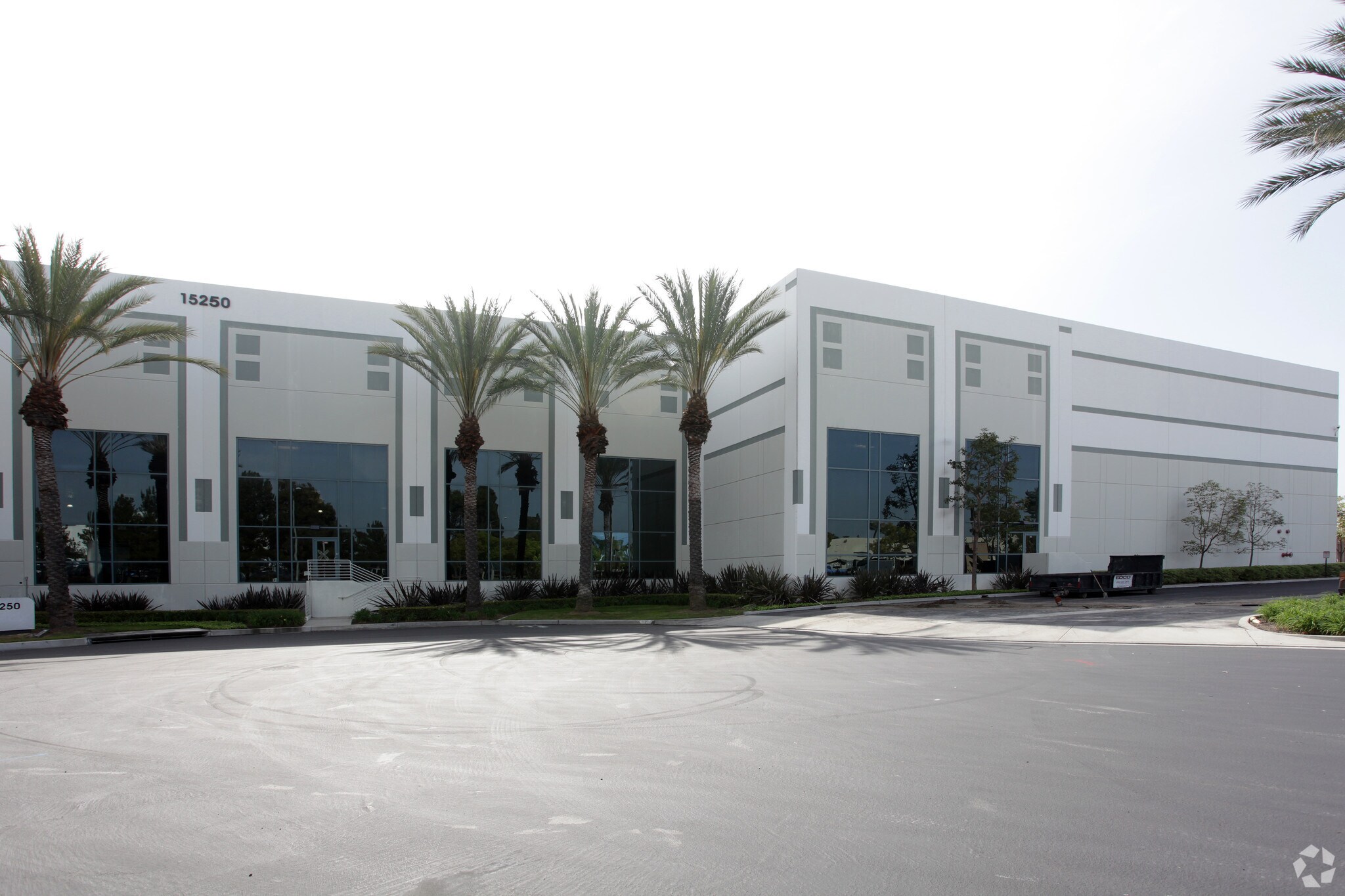 15300 Desman Rd, La Mirada, CA à louer Photo de l’immeuble– Image 1 sur 14