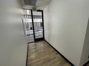 901 W Civic Center Dr, Santa Ana, CA à louer Photo intérieure– Image 1 sur 18