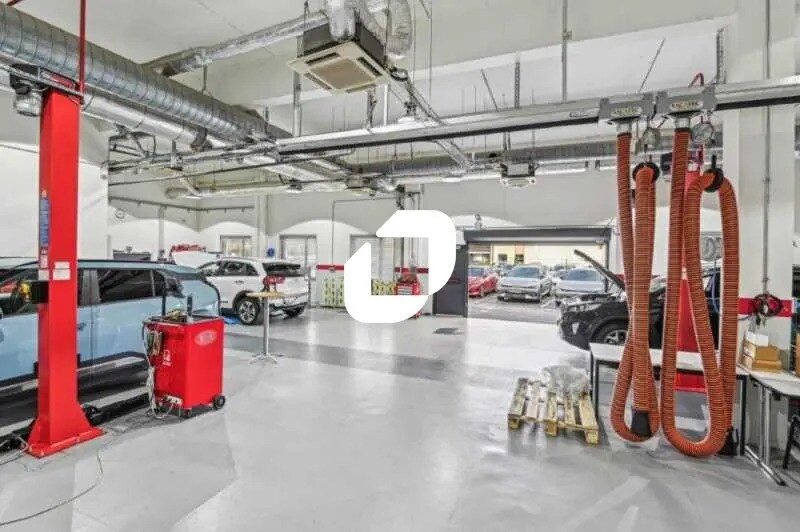 Local d’activités dans Nanterre à louer - Photo de l’immeuble – Image 3 sur 12