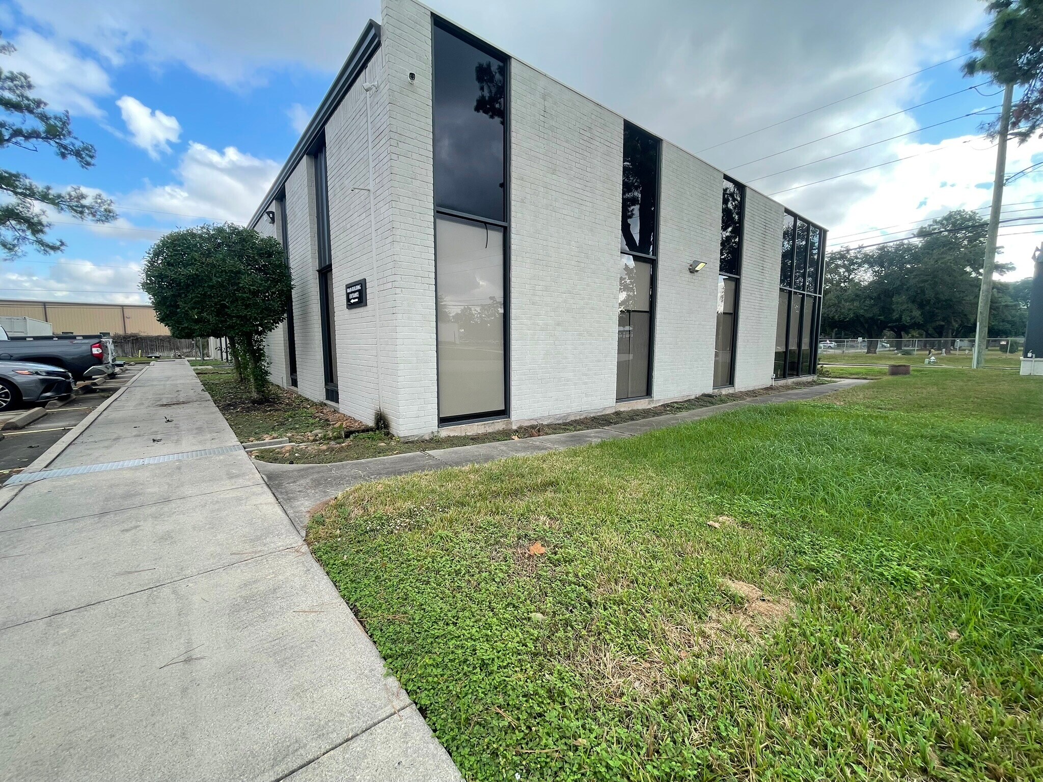 10480 Grant Rd, Houston, TX à louer Photo de l’immeuble– Image 1 sur 27