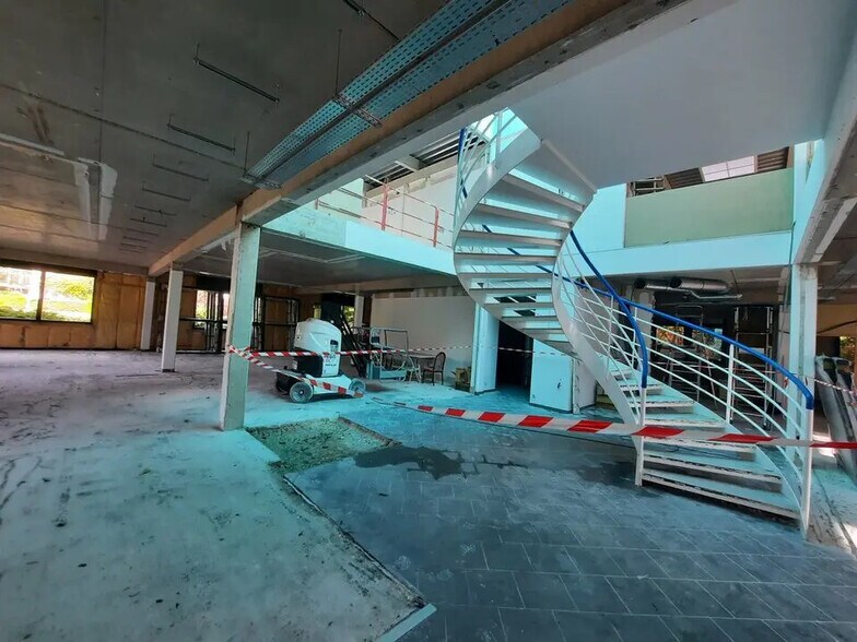 Bureau dans Mont-Saint-Aignan à louer - Photo intérieure – Image 2 sur 9