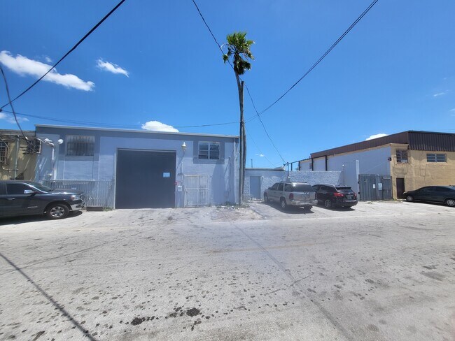 Plus de détails pour 4305-4325 E 11th Ave, Hialeah, FL - Industriel/Logistique aux enchères