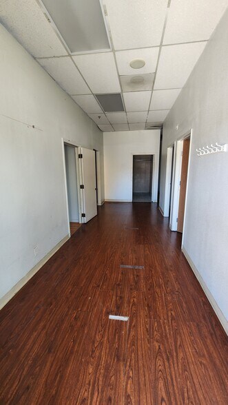 12942 Galway St, Garden Grove, CA à louer - Photo de l’immeuble – Image 3 sur 15