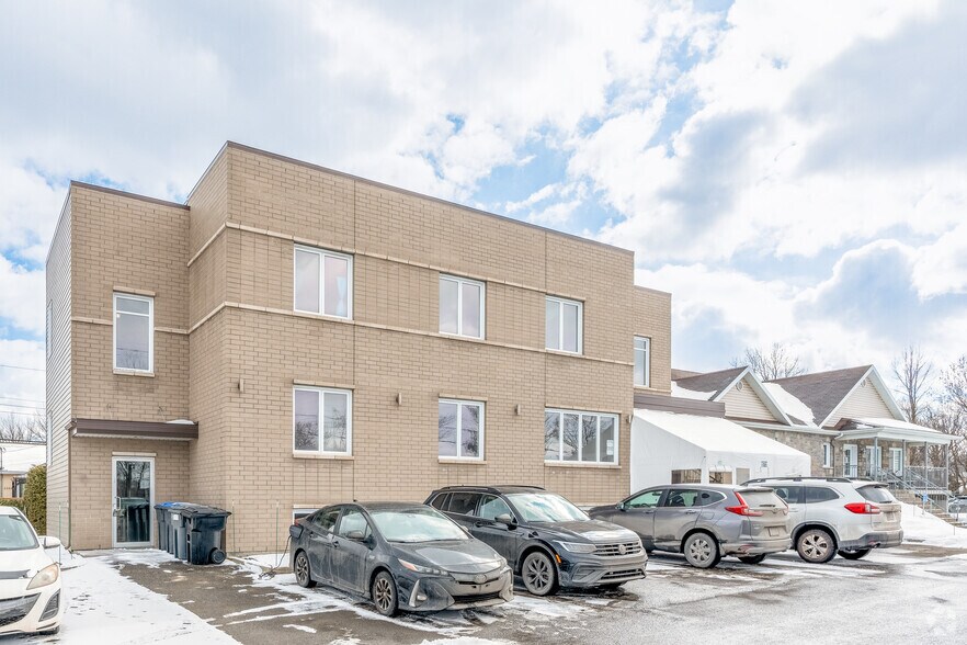 573 Rue De Bernières, Lévis, QC à louer - Photo de l’immeuble – Image 2 sur 3