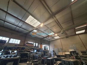 Local d'activités dans Lagny-sur-Marne à vendre Photo intérieure– Image 2 sur 8