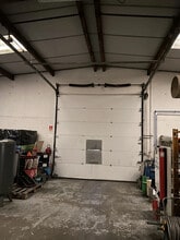 Local d’activités dans Grigny à louer Photo intérieure– Image 1 sur 6