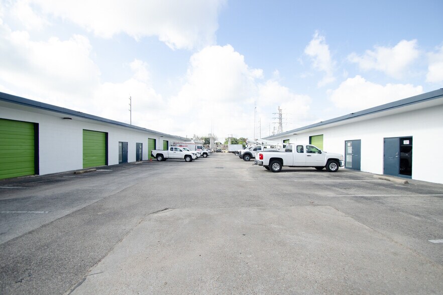 6020 Jessamine St, Houston, TX à louer - Photo de l’immeuble – Image 2 sur 10