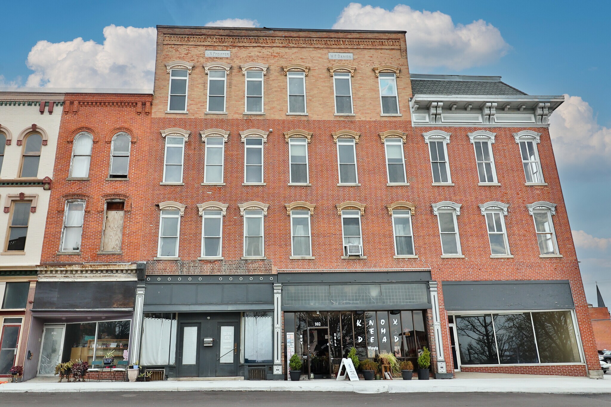 102-104 W Columbus St, Kenton, OH à vendre Photo principale– Image 1 sur 49