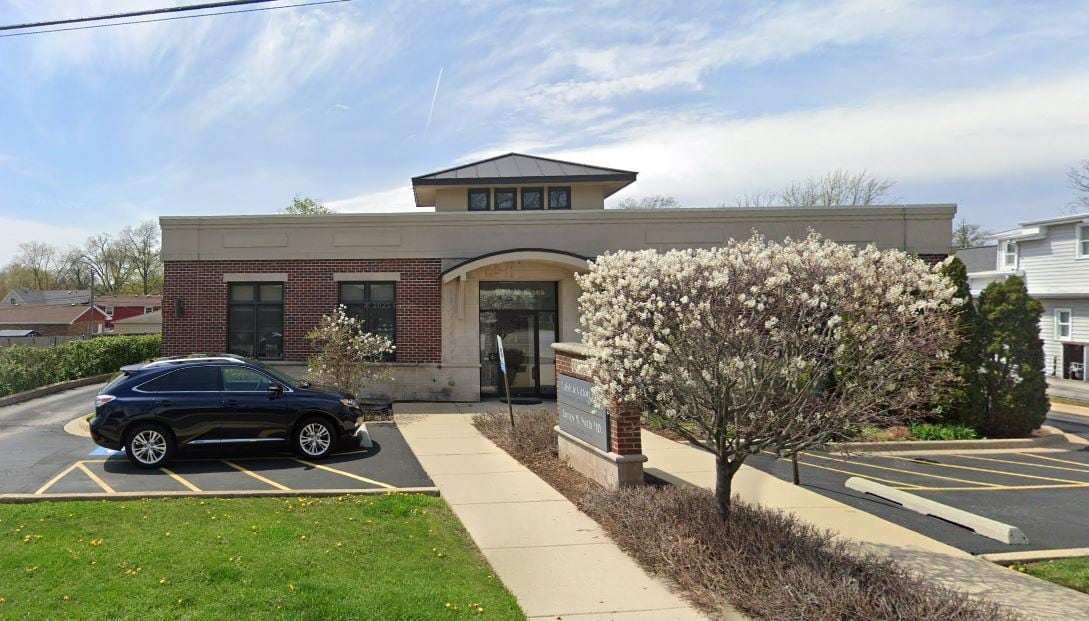 828 N Cass Ave, Westmont, IL à vendre Photo principale– Image 1 sur 8