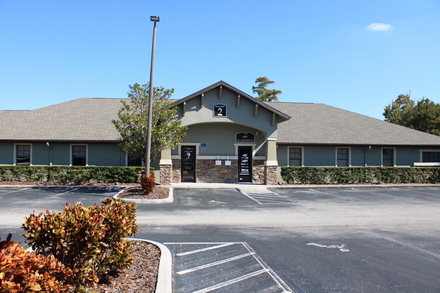 8820 Belagio Dr, Trinity, FL à louer - Photo de l’immeuble – Image 2 sur 6