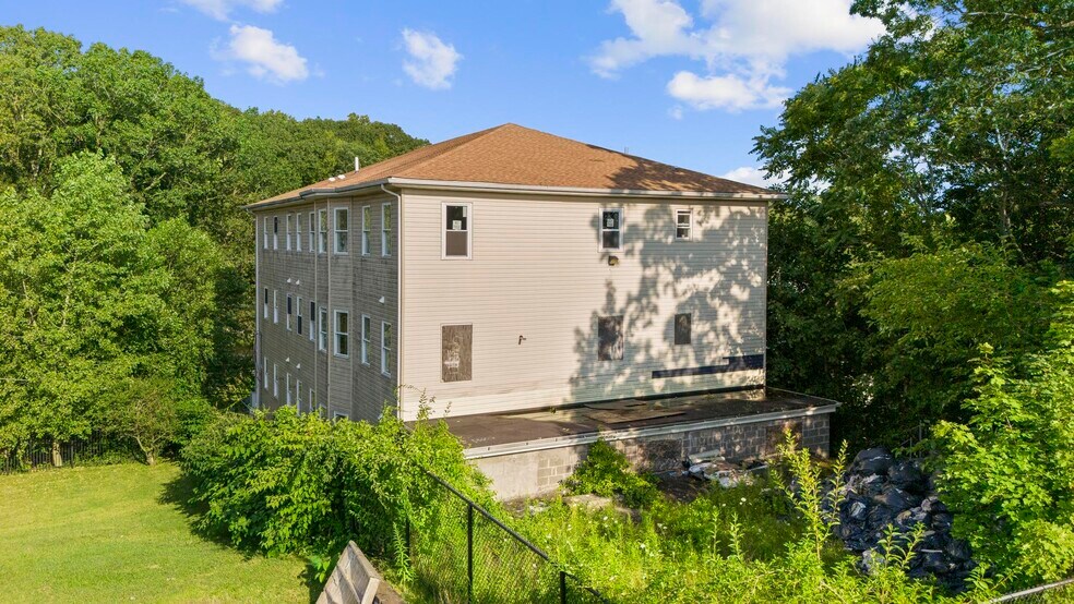 365 Willow St, Waterbury, CT à vendre - Photo de l’immeuble – Image 3 sur 19