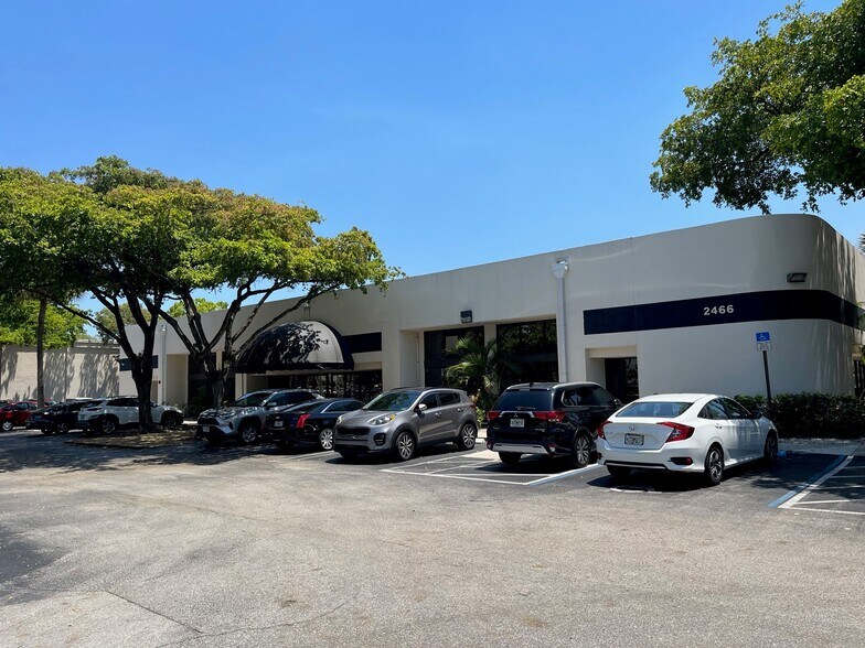 1951 W Copans Rd, Pompano Beach, FL à louer - Photo de l’immeuble – Image 3 sur 5