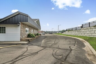 1428 2nd St N, Sauk Rapids, MN à louer Photo intérieure– Image 1 sur 13