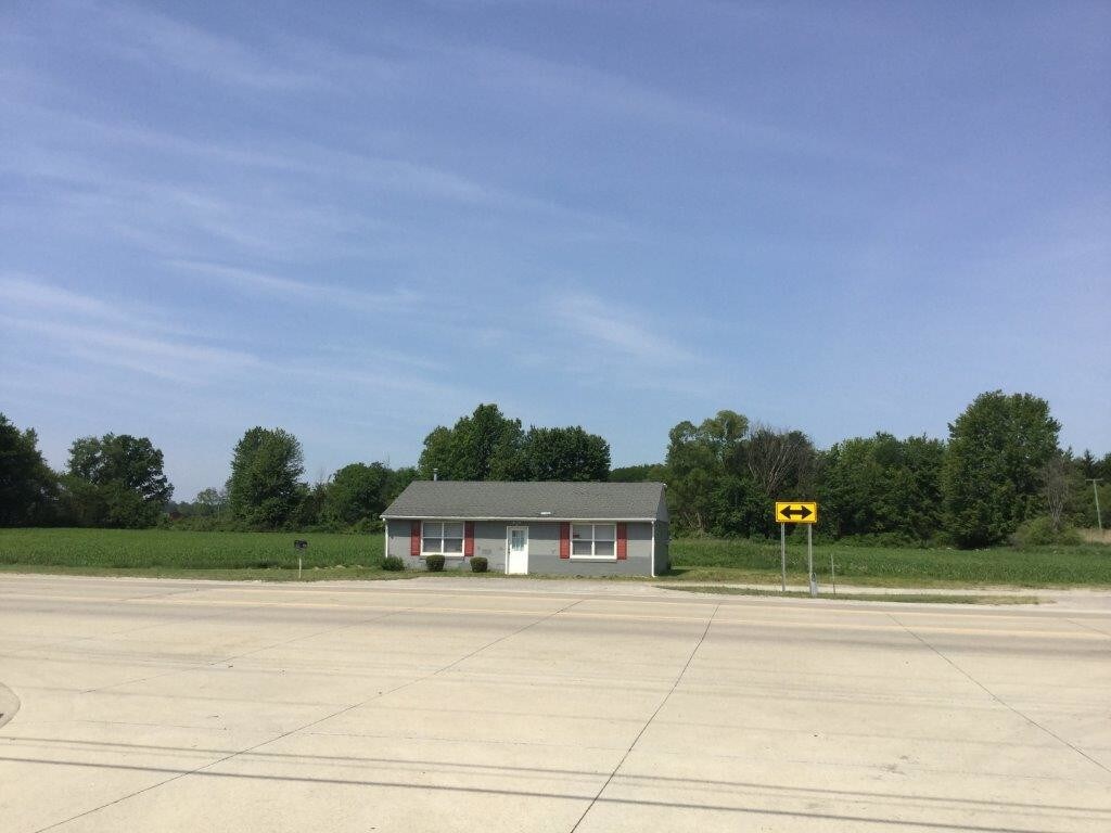 76939 Van Dyke Rd, Bruce Township, MI à vendre Photo principale– Image 1 sur 3