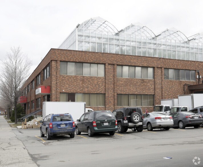 1400-1440 Rue Antonio-Barbeau, Montréal, QC à louer - Photo de l’immeuble – Image 2 sur 16