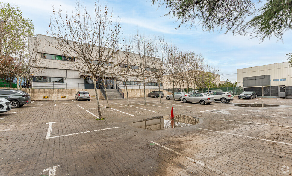 Bureau dans Coslada, Madrid à vendre - Photo principale – Image 1 sur 3