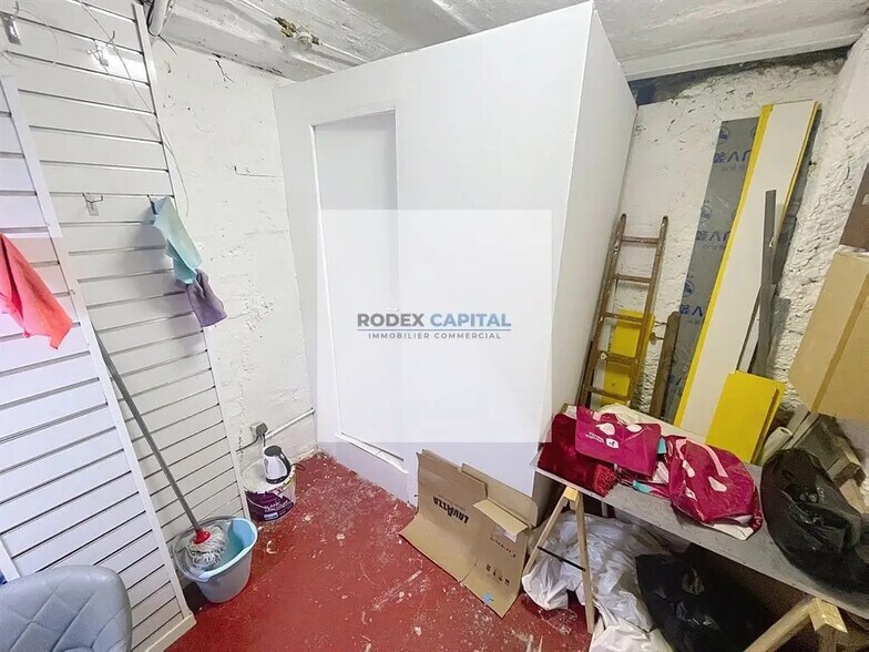 Local commercial dans Paris à louer - Photo de l’immeuble – Image 3 sur 3