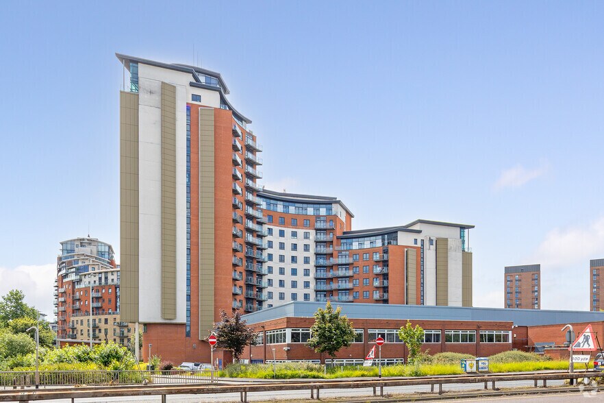 Gotts Rd, Leeds à louer - Photo de l’immeuble – Image 1 sur 8