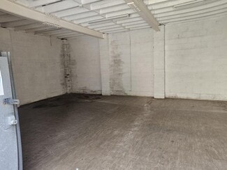 Plus de détails pour Station Path, Staines - Local d'activités à louer