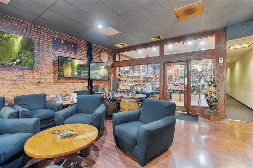 960 W Hamilton St, Allentown, PA à vendre - Photo de l’immeuble – Image 3 sur 40