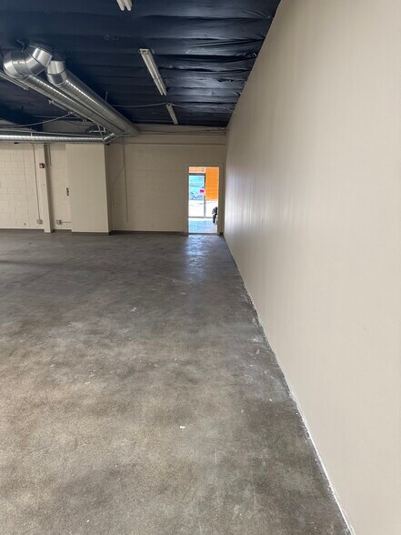 907 S Magnolia Ave, Monrovia, CA à louer - Photo de l’immeuble – Image 3 sur 13