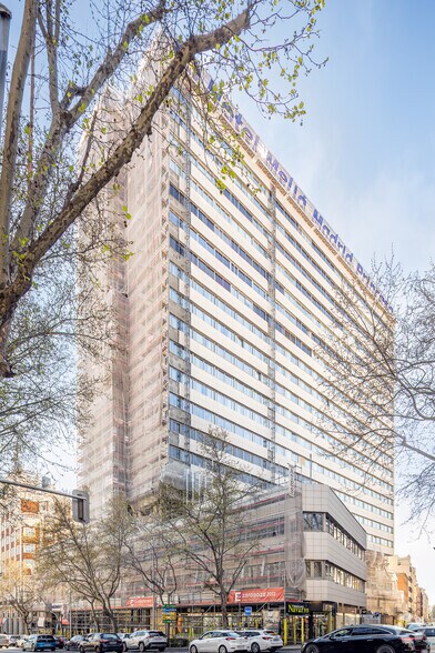 Bureau dans Madrid, Madrid à vendre - Photo de l’immeuble – Image 2 sur 3