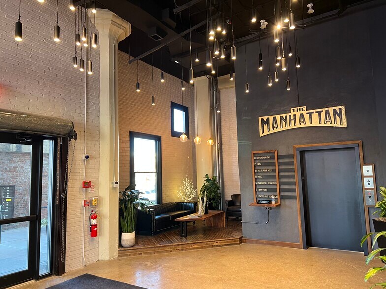 601 E 3rd St, Dayton, OH à louer - Photo intérieure – Image 2 sur 16