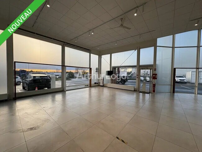 Plus de détails pour Local commercial à louer