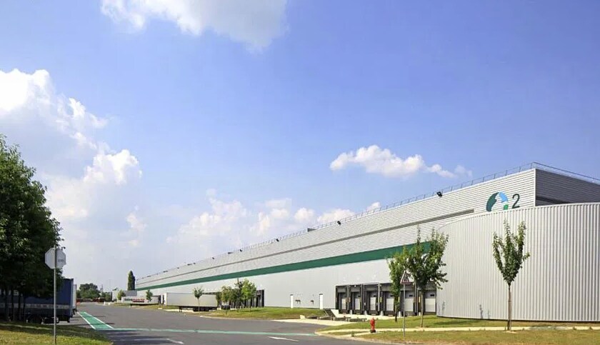 Industriel/Logistique dans Vert-Saint-Denis à louer Photo de l’immeuble– Image 1 sur 1