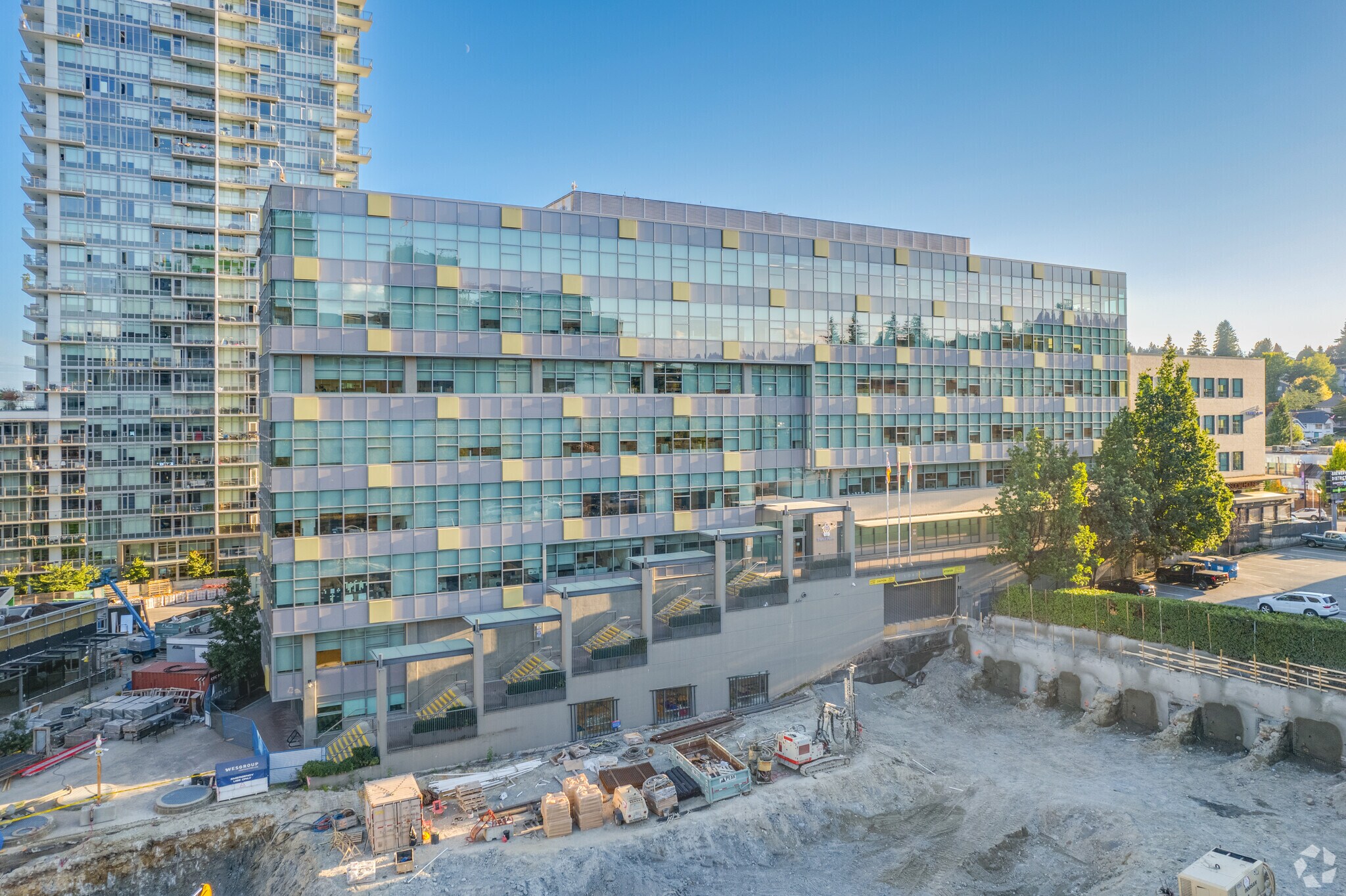 287 Nelson's Crt, New Westminster, BC à louer Photo de l’immeuble– Image 1 sur 9