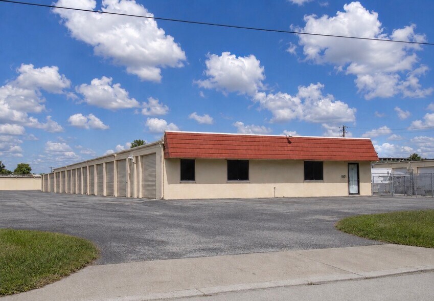 7535 Enterprise Dr, Riviera Beach, FL à louer - Photo de l’immeuble – Image 2 sur 6