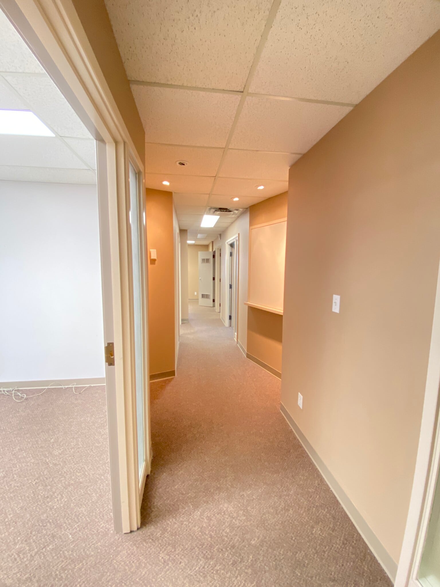 2022 Cornwall St, Regina, SK à louer Photo de l’immeuble– Image 1 sur 12