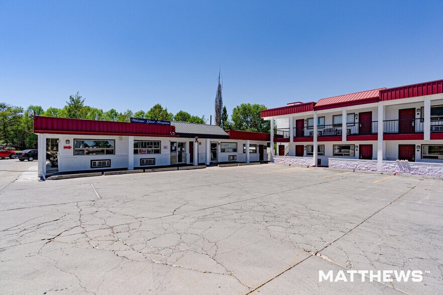 1702 E Main St, Montrose, CO à vendre - Photo de l’immeuble – Image 2 sur 3